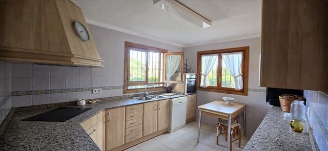 4 soverom Villa til salgs i Bunyola med svømmebasseng garasje - € 900 000 (Ref: 9443342)