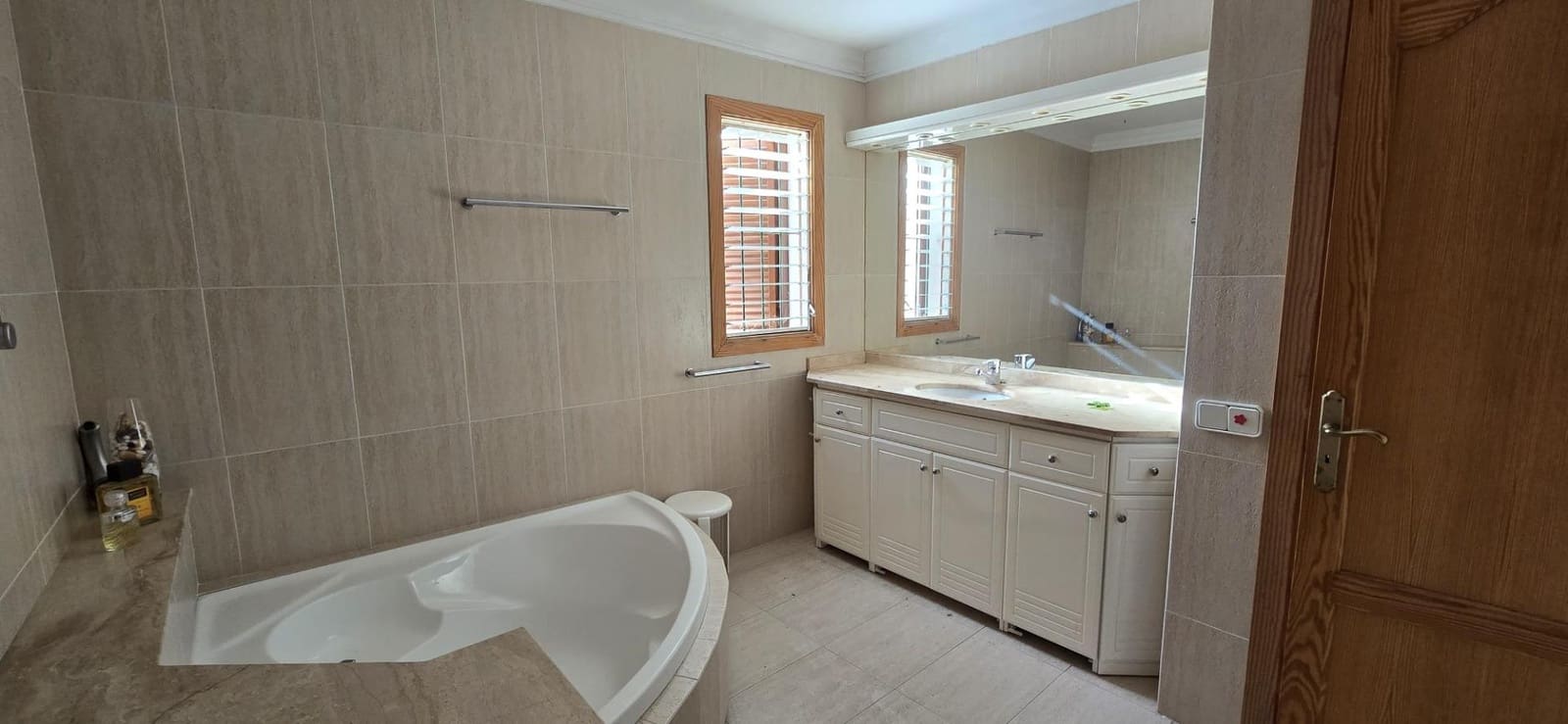 4 soveværelse Villa til salg i Bunyola med swimmingpool garage - € 900.000 (Ref: 9443342)