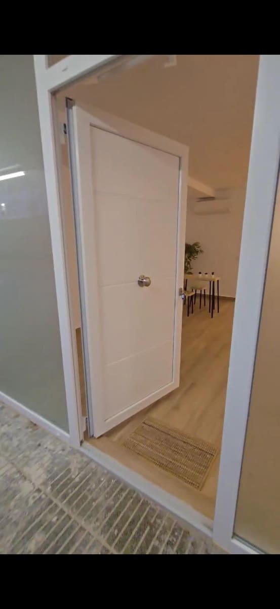 Kommersiell til salgs i Magalluf - € 220 000 (Ref: 9630078)