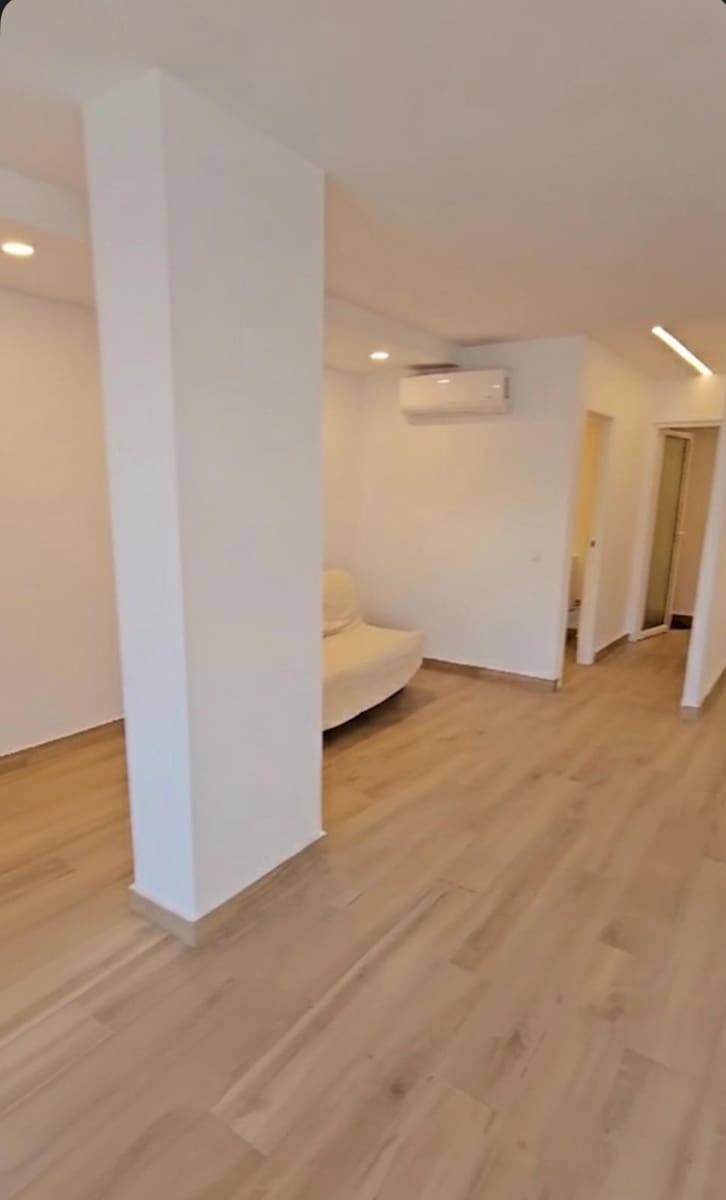 Kommersiell til salgs i Magalluf - € 220 000 (Ref: 9630078)