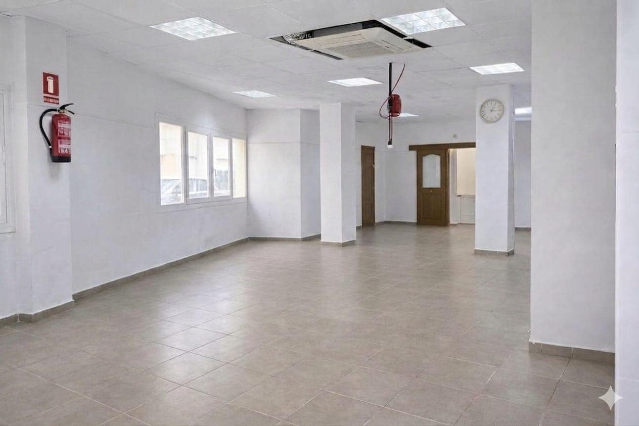 Commercial for sale in Palma de Mallorca - € 302,000 (Ref: 9666596)