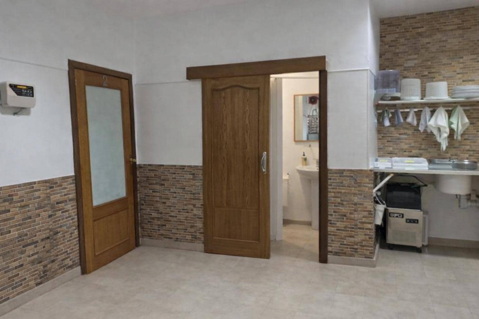 Commercial for sale in Palma de Mallorca - € 302,000 (Ref: 9666596)