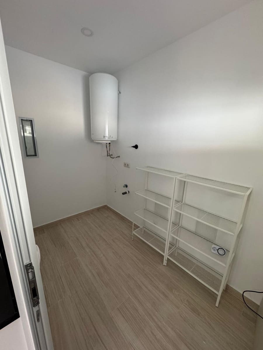 Erhverv til salg i Magalluf - € 189.000 (Ref: 9730261)