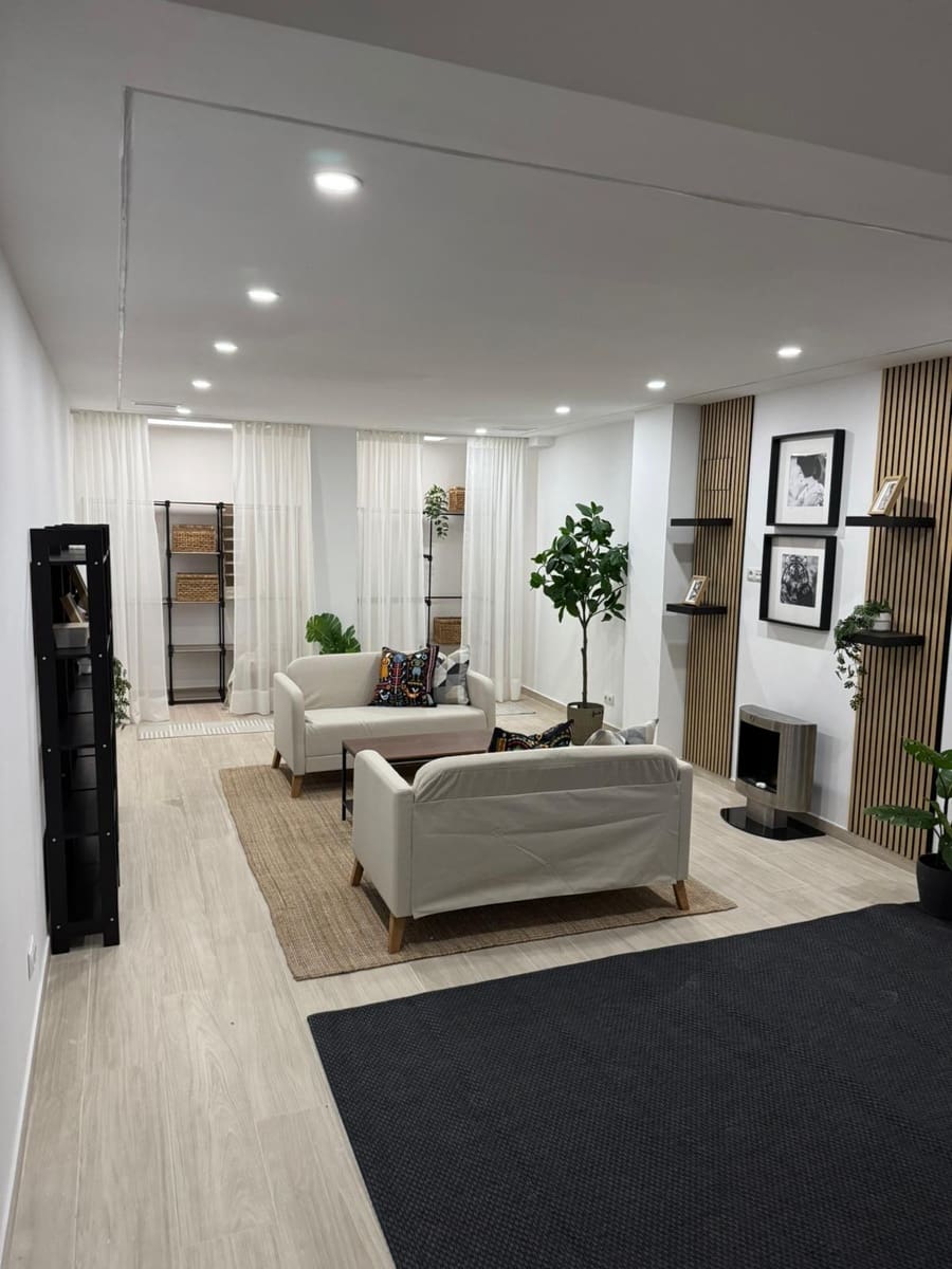 Erhverv til salg i Magalluf - € 189.000 (Ref: 9730261)