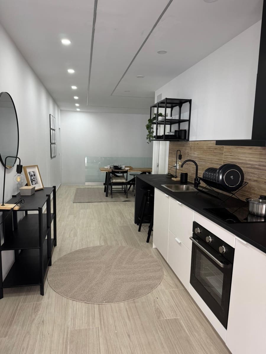 Erhverv til salg i Magalluf - € 189.000 (Ref: 9730261)