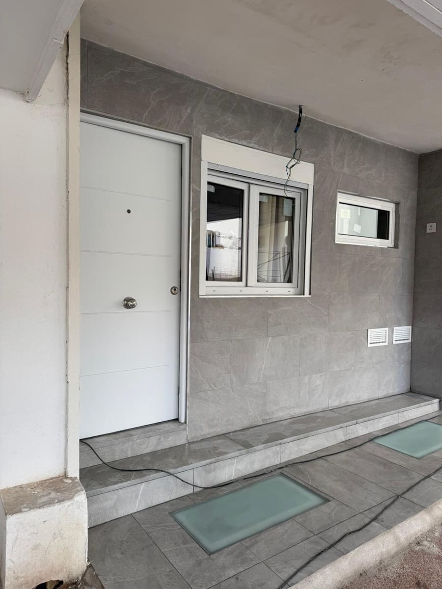 Erhverv til salg i Magalluf - € 189.000 (Ref: 9730261)