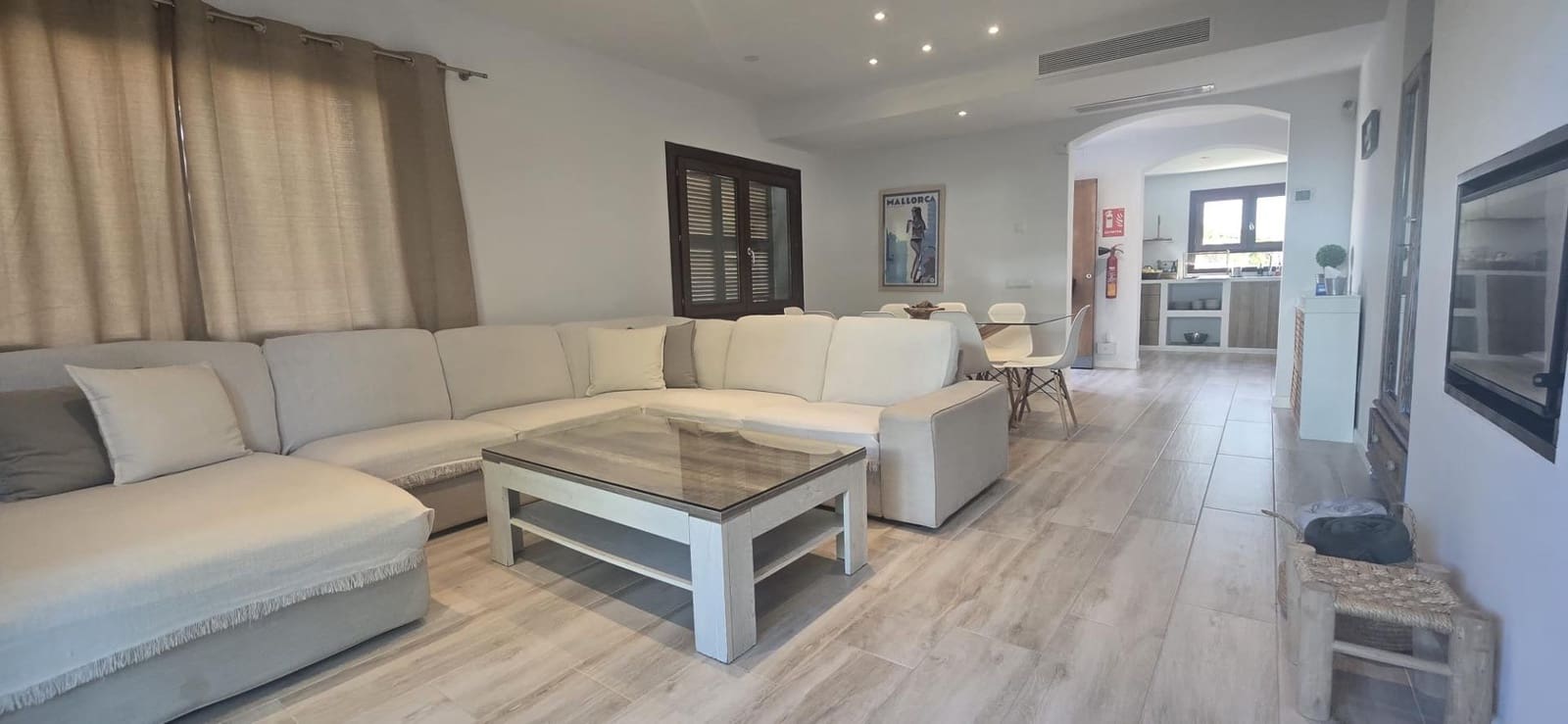 4 bedroom Villa for sale in Can Pastilla with garage - € 1,390,000 (Ref: 9851843)