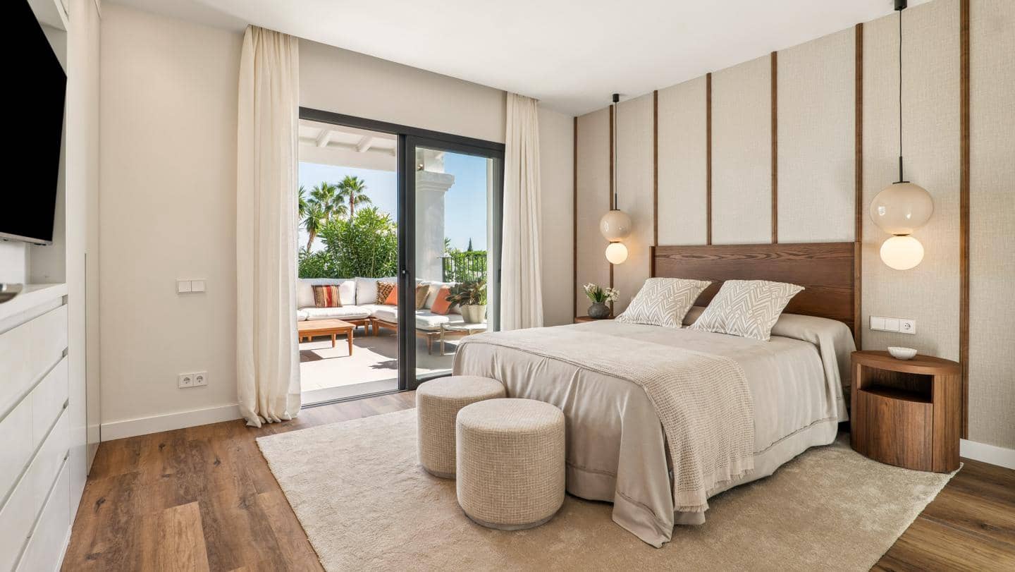 5 bedroom Villa for sale in Marbella with pool garage - € 4,395,000 (Ref: 10023366)