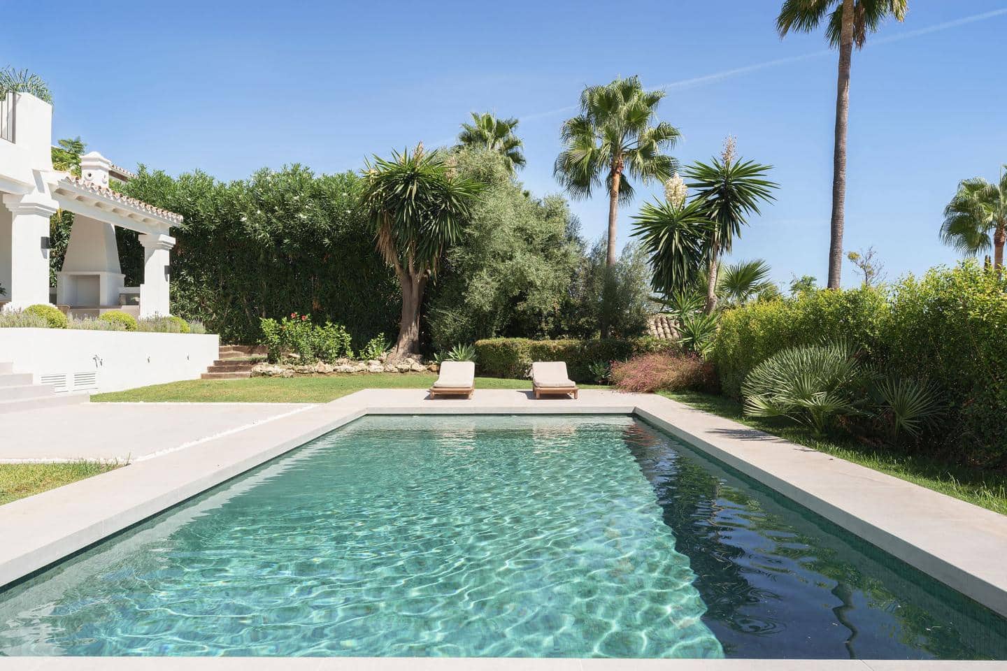 5 bedroom Villa for sale in Marbella with pool garage - € 4,395,000 (Ref: 10023366)