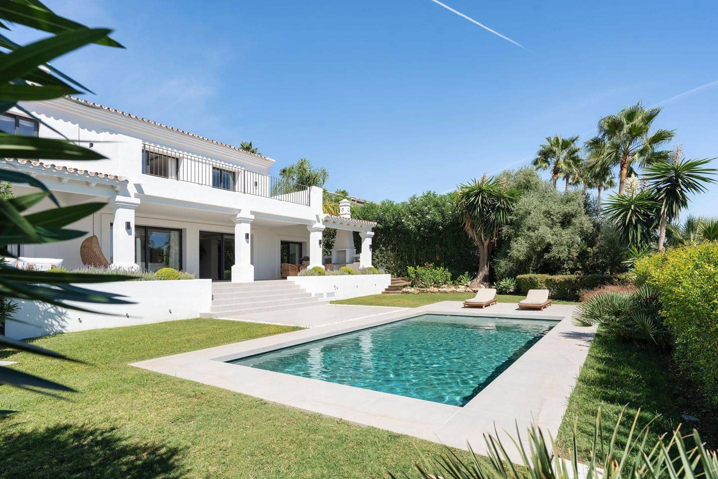 5 bedroom Villa for sale in Marbella with pool garage - € 4,395,000 (Ref: 10023366)
