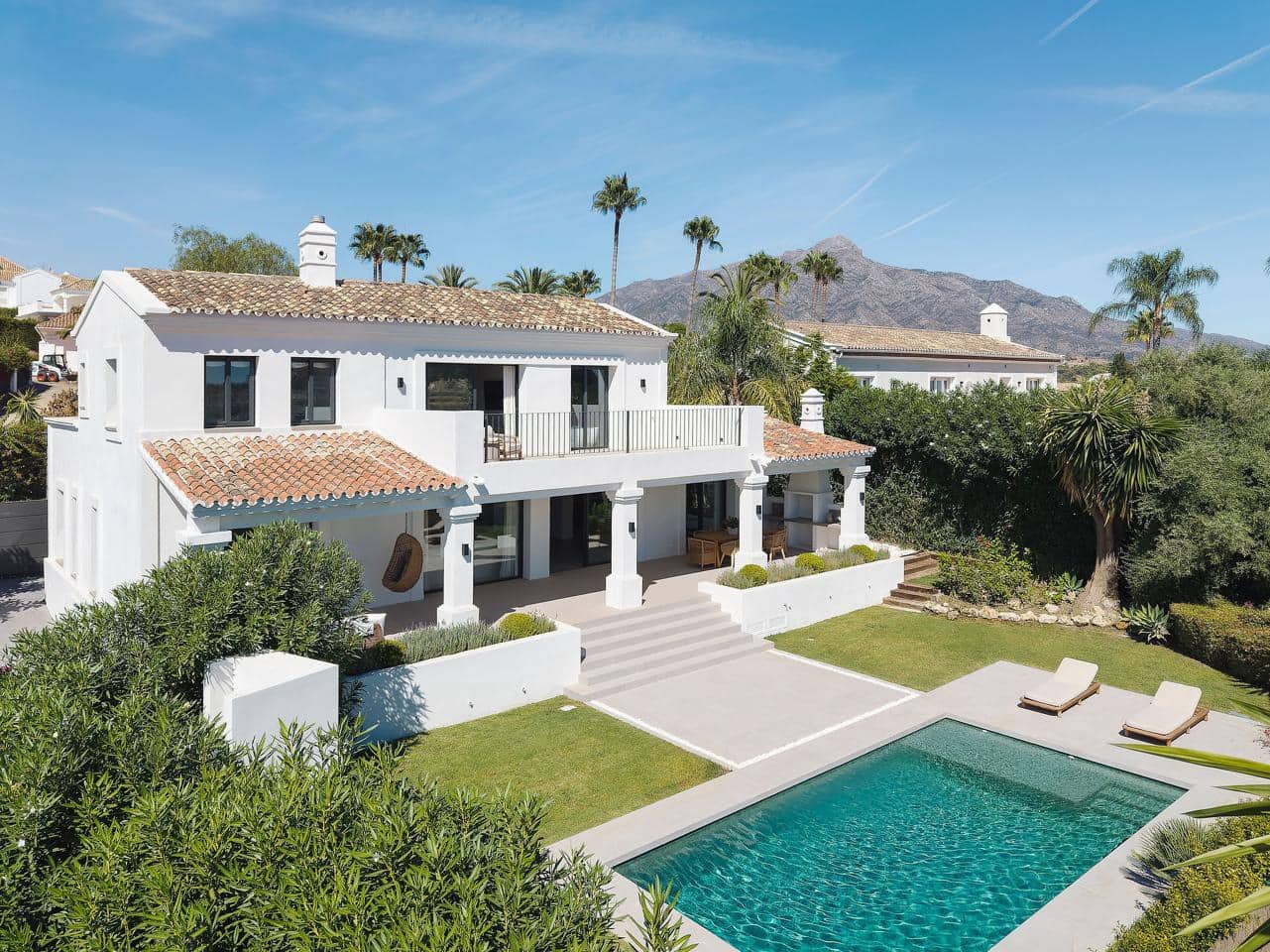 5 bedroom Villa for sale in Marbella with pool garage - € 4,395,000 (Ref: 10023366)