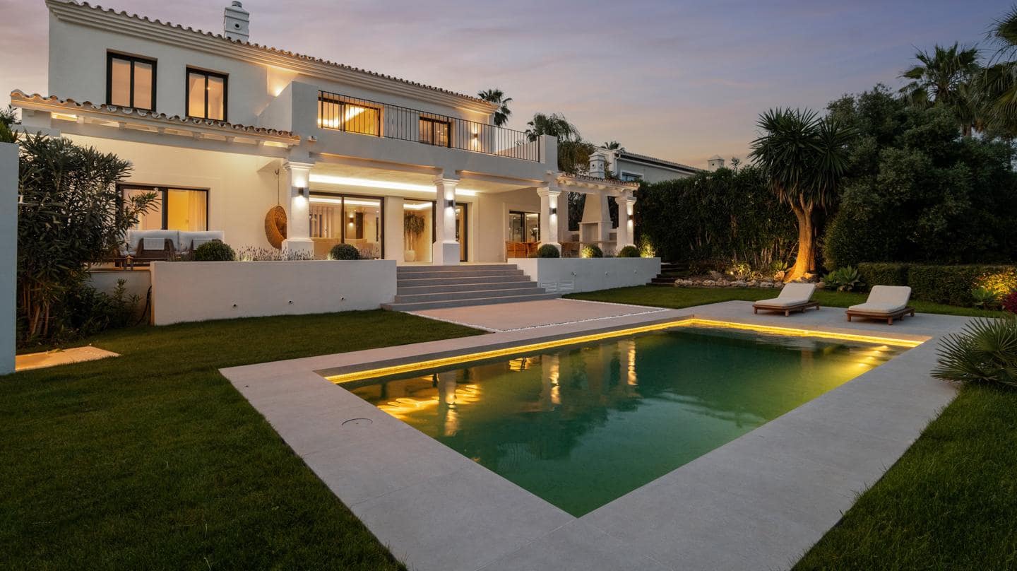 5 bedroom Villa for sale in Marbella with pool garage - € 4,395,000 (Ref: 10023366)