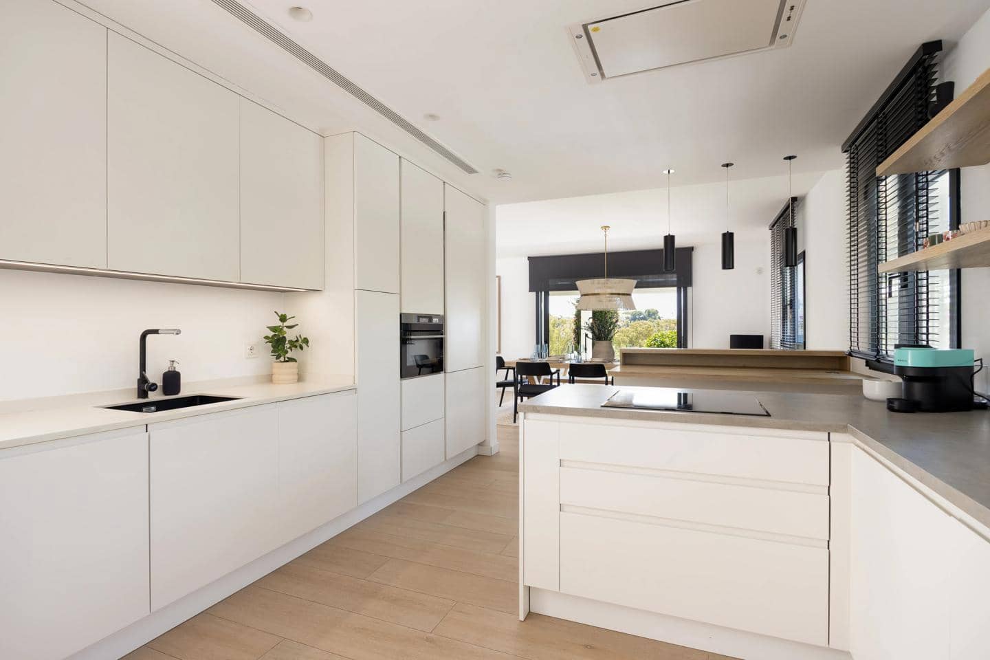 4 Zimmer Villa zu verkaufen in Benahavis mit Pool Garage - 2.095.000 € (Ref: 10023367)