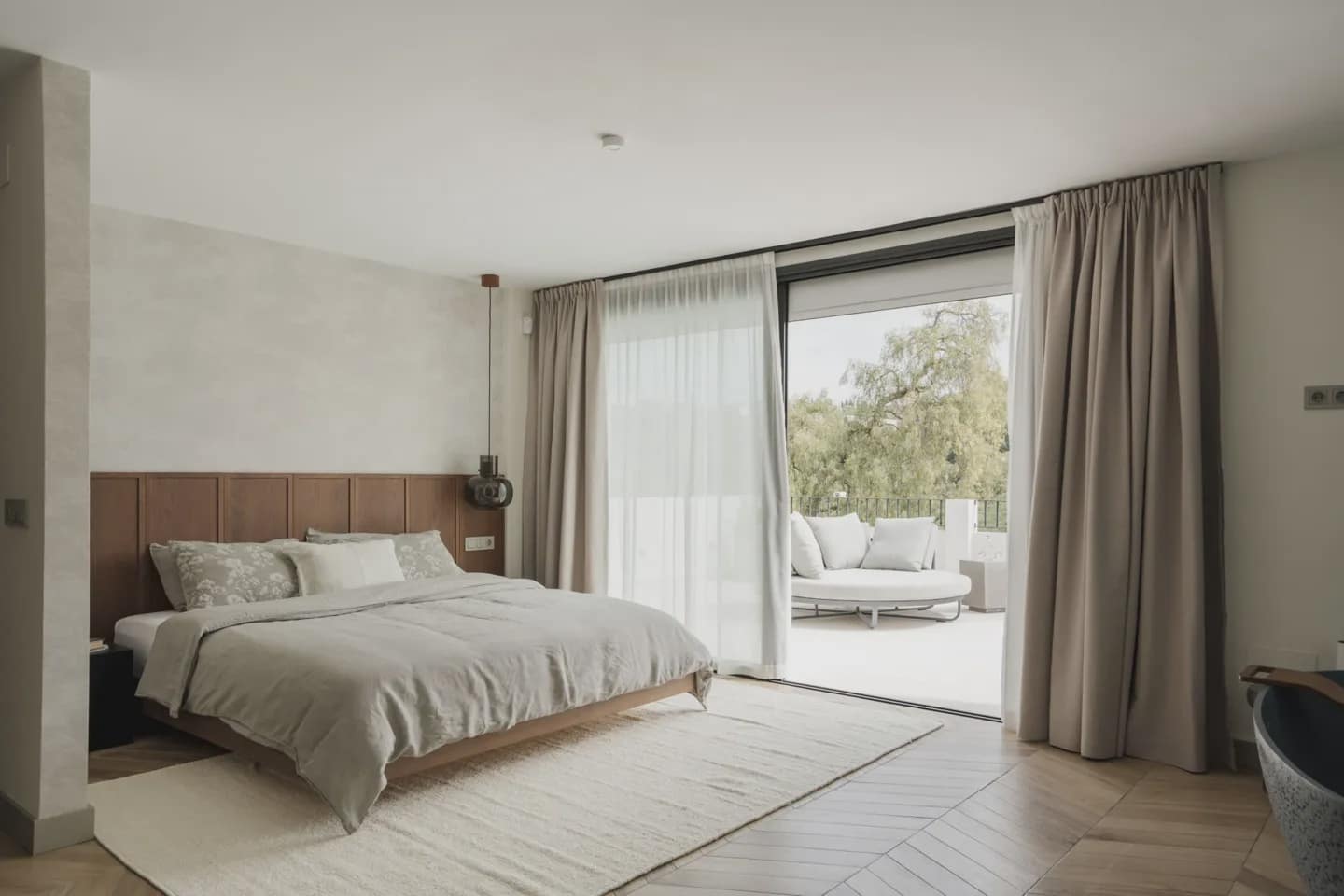 5 bedroom Villa for sale in Marbella - € 3,250,000 (Ref: 10024916)