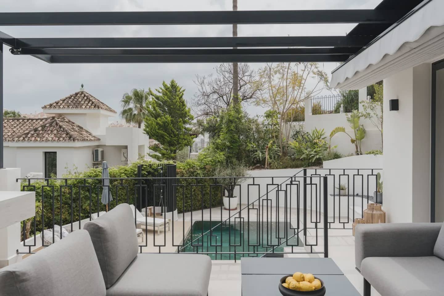 5 bedroom Villa for sale in Marbella - € 3,250,000 (Ref: 10024916)