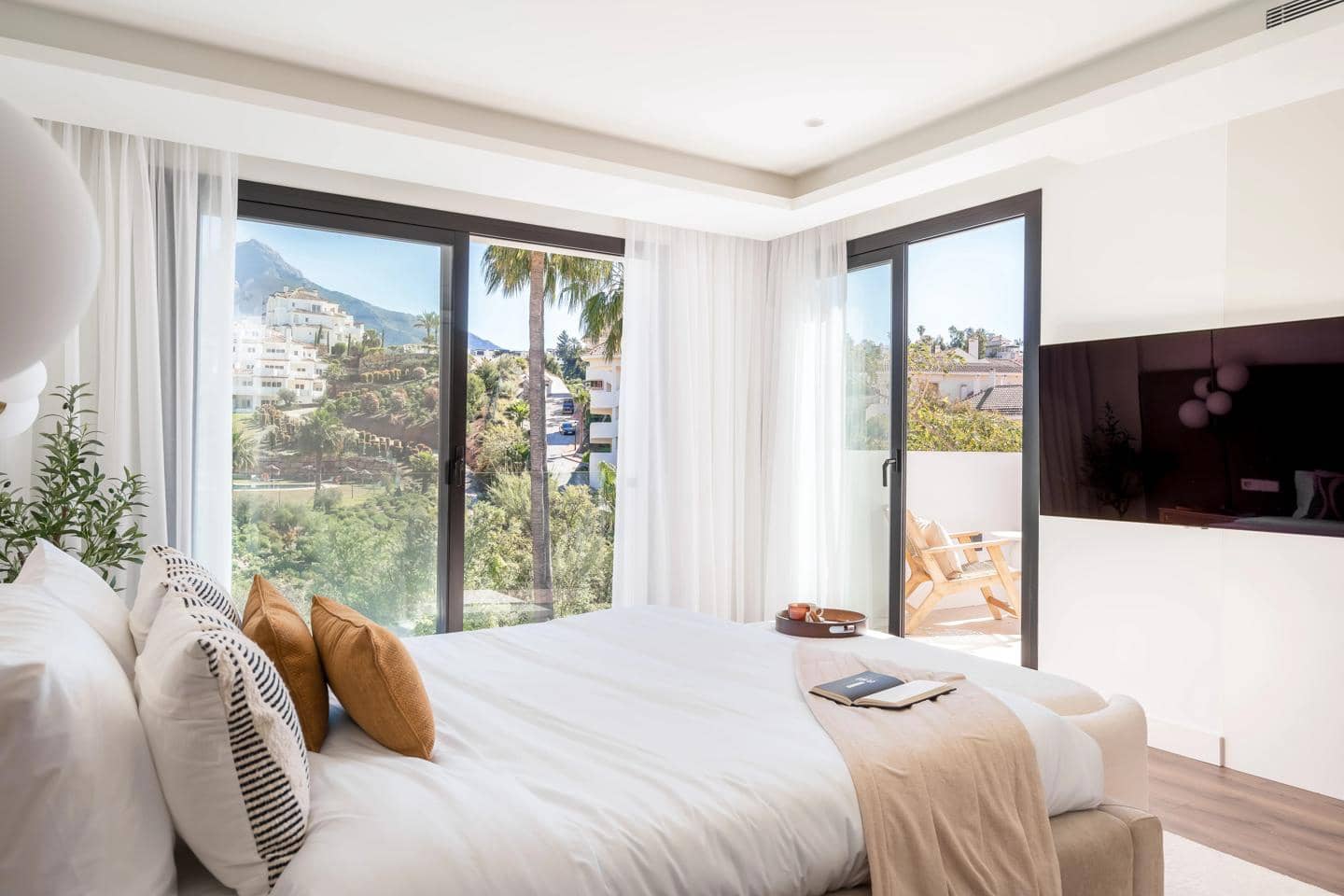 6 Zimmer Villa zu verkaufen in Marbella mit Pool Garage - 2.495.000 € (Ref: 10024917)