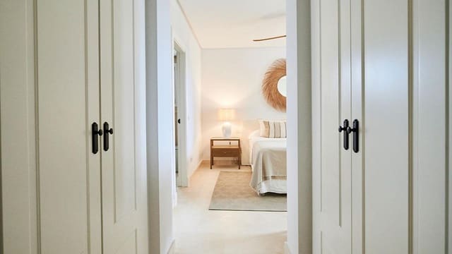 2 quarto Apartamento para venda em Los Naranjos, Marbella com garagem - 578 000 € (Ref: 10043394)