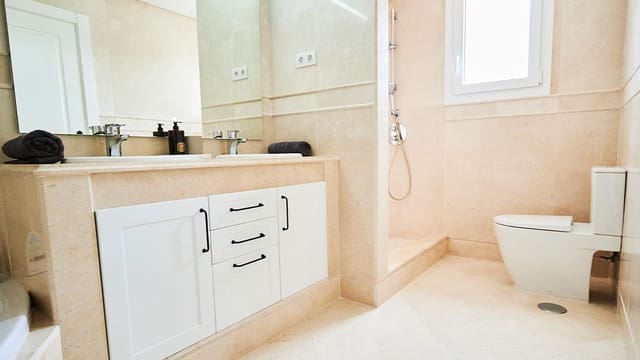 2 quarto Apartamento para venda em Los Naranjos, Marbella com garagem - 578 000 € (Ref: 10043394)