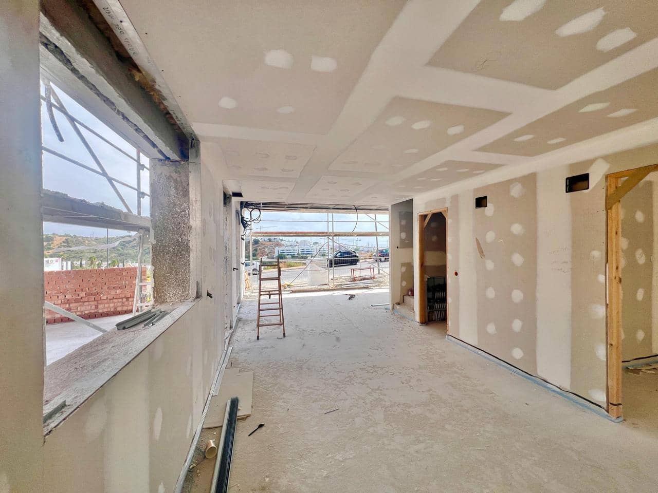 4 Zimmer Villa zu verkaufen in Estepona mit Pool Garage - 730.000 € (Ref: 10043396)