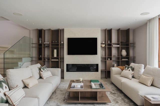 Piso de 4 habitaciones en Los Naranjos, Marbella en venta con piscina garaje - 2.595.000 € (Ref: 10045500)