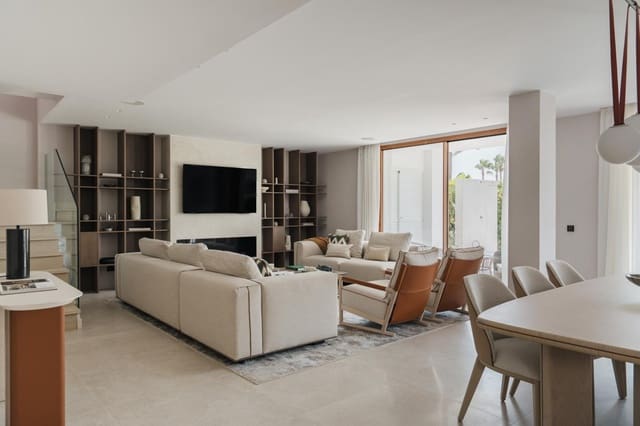 Piso de 4 habitaciones en Los Naranjos, Marbella en venta con piscina garaje - 2.595.000 € (Ref: 10045500)