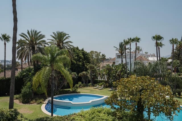 Piso de 4 habitaciones en Los Naranjos, Marbella en venta con piscina garaje - 2.595.000 € (Ref: 10045500)