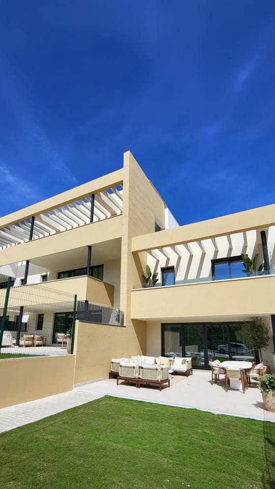 4 bedroom Flat for sale in Casares with garage - € 516,000 (Ref: 10045503)