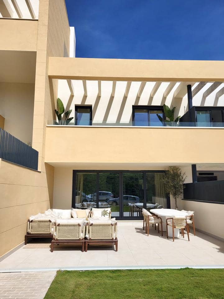 4 bedroom Flat for sale in Casares with garage - € 516,000 (Ref: 10045503)