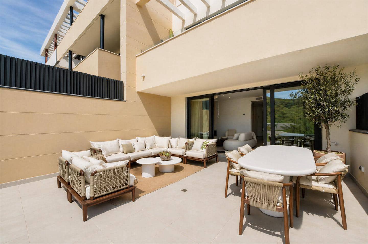 4 bedroom Flat for sale in Casares with garage - € 516,000 (Ref: 10045503)