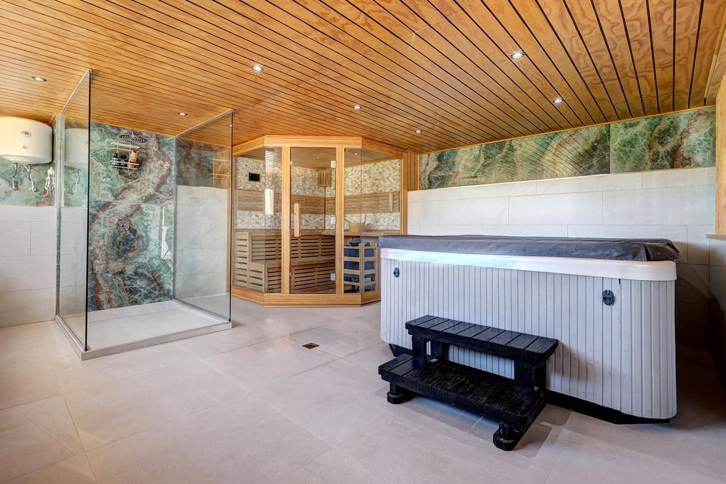 4 makuuhuone Huvila myytävänä paikassa Casares mukana uima-altaan - 1 999 000 € (Ref: 10055586)