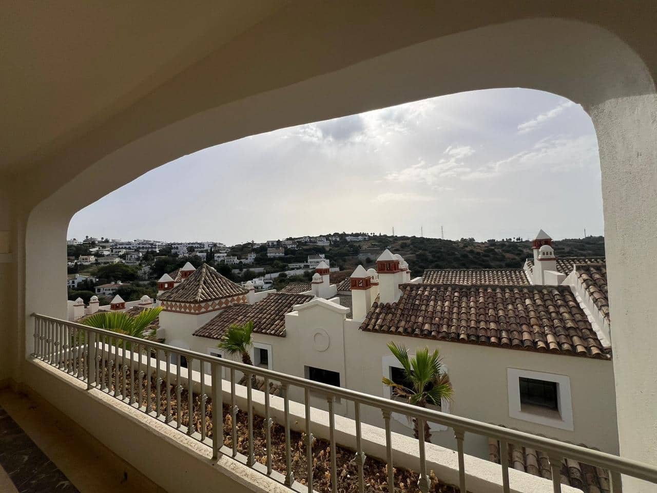 3 sypialnia Willa na sprzedaż w Estepona z basenem garażem - 470 250 € (Ref: 10073423)