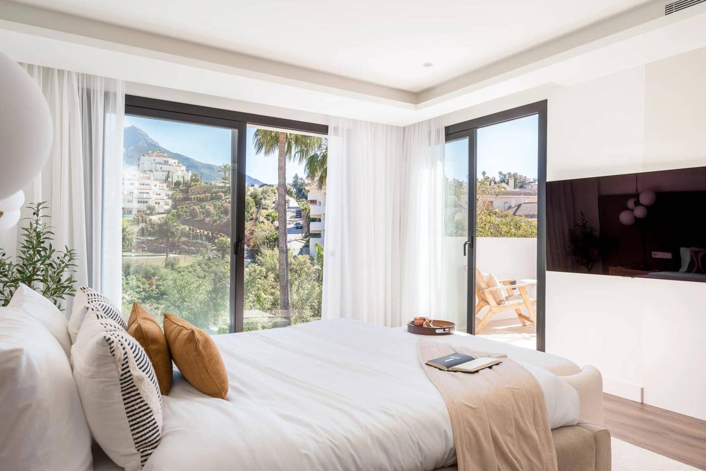 6 soverom Villa til salgs i Marbella med garasje - € 2 495 000 (Ref: 10082031)