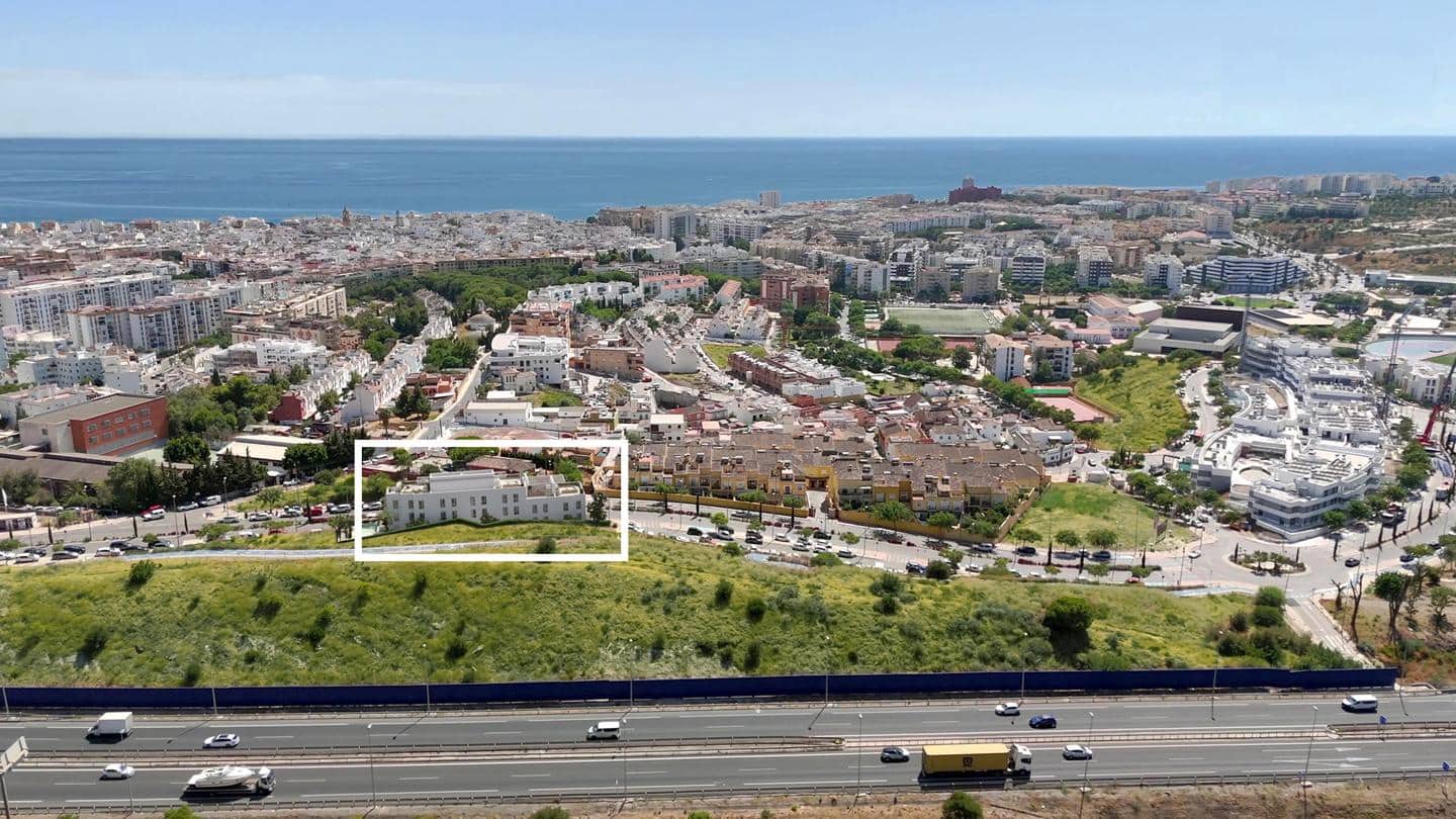 2 soverom Leilighet til salgs i Estepona med svømmebasseng garasje - € 390 000 (Ref: 10088764)