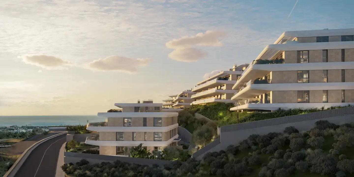 Piso de 2 habitaciones en Estepona en venta con piscina garaje - 990.000 € (Ref: 10090904)