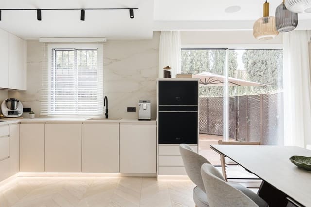 3 soveværelse Villa til salg i El Paraíso, Benahavís med swimmingpool garage - € 1.295.000 (Ref: 10175496)