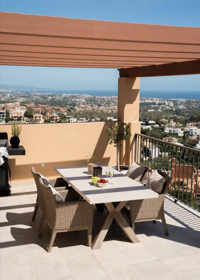 Piso de 2 habitaciones en Benahavís en venta con garaje - 645.000 € (Ref: 8697506)