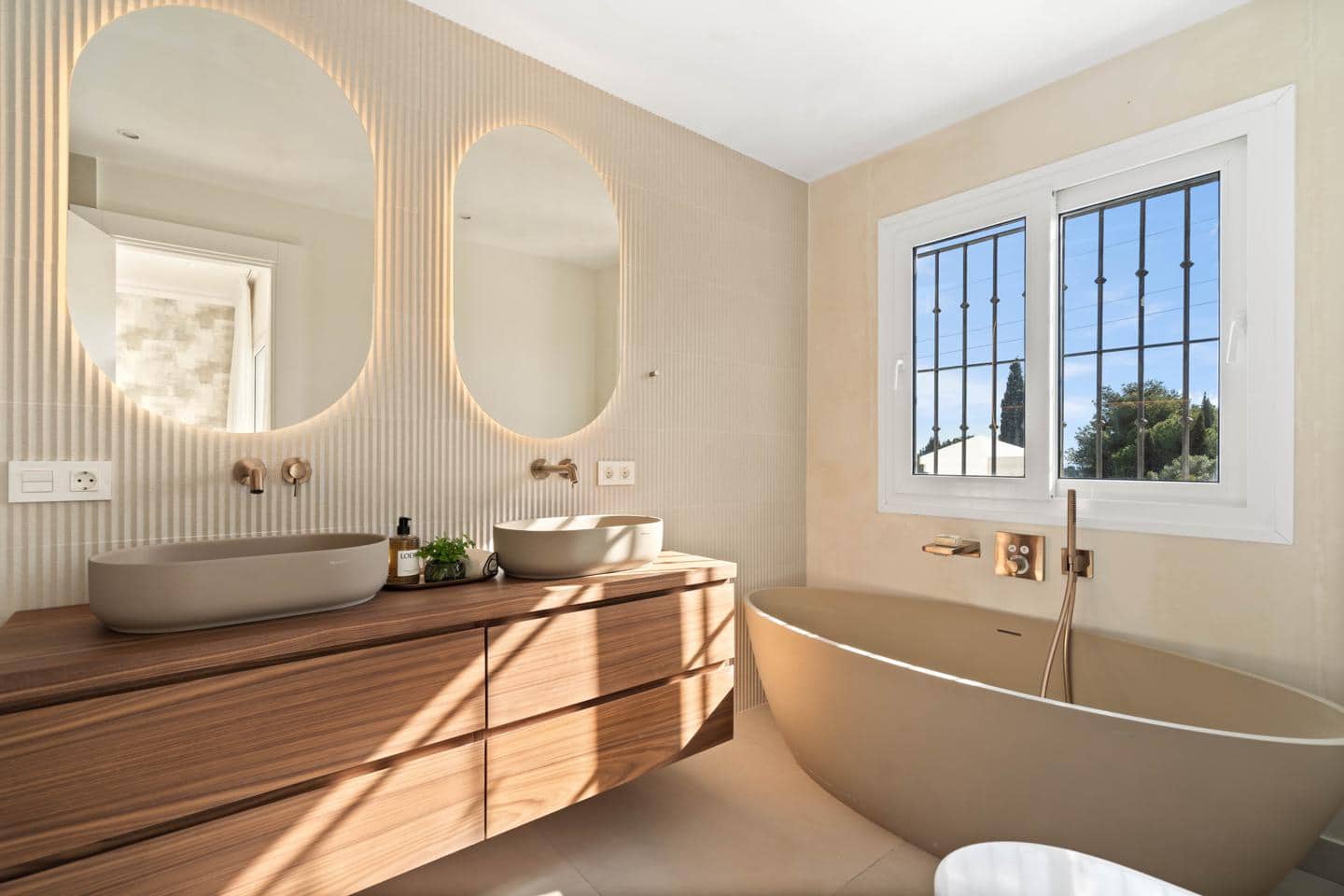 3 sypialnia Willa na sprzedaż w Marbella z basenem garażem - 1 750 000 € (Ref: 8697517)