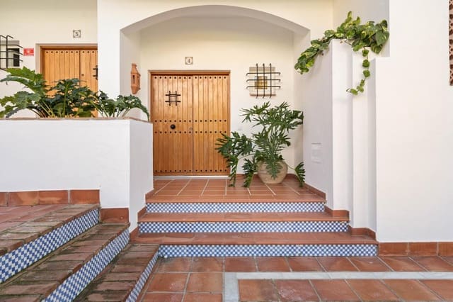 3 soverom Villa til salgs i Aloha Golf, Marbella med svømmebasseng garasje - € 1 750 000 (Ref: 8697518)