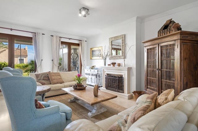 4 soverom Villa til salgs i El Paraiso, Estepona med svømmebasseng garasje - € 695 000 (Ref: 8727037)