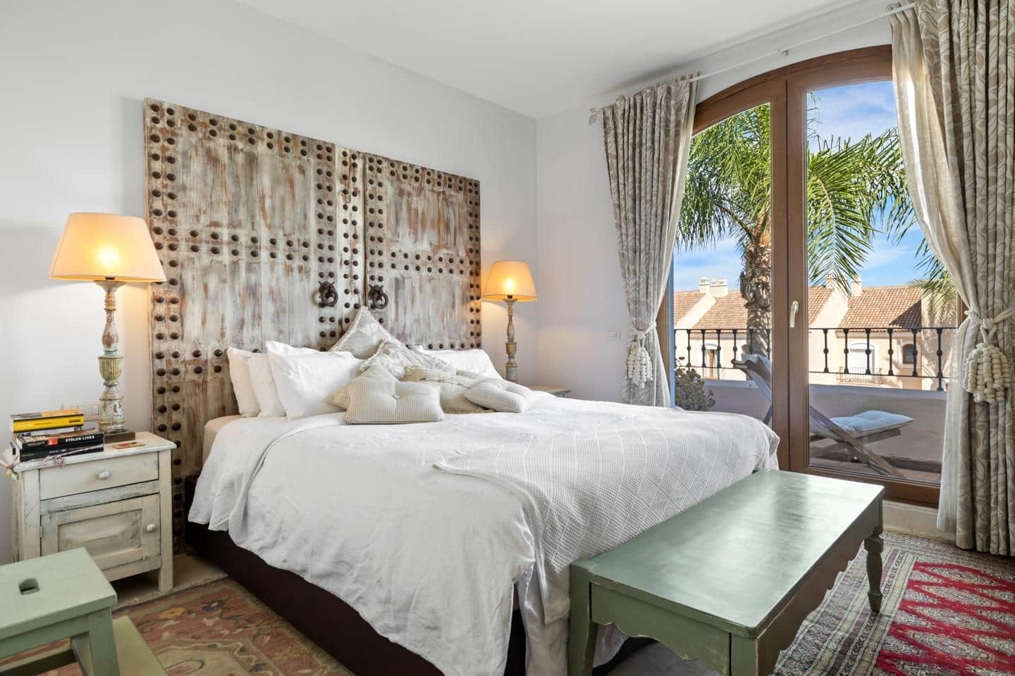 4 soverom Villa til salgs i El Paraiso med svømmebasseng garasje - € 695 000 (Ref: 8727037)