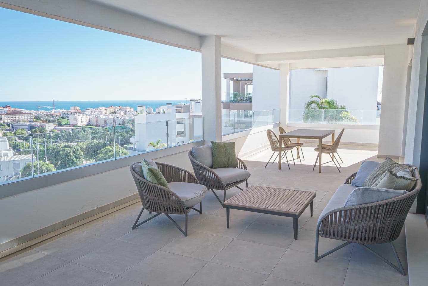 3 chambre Appartement à vendre à Estepona avec garage - 795 000 € (Ref: 8738928)
