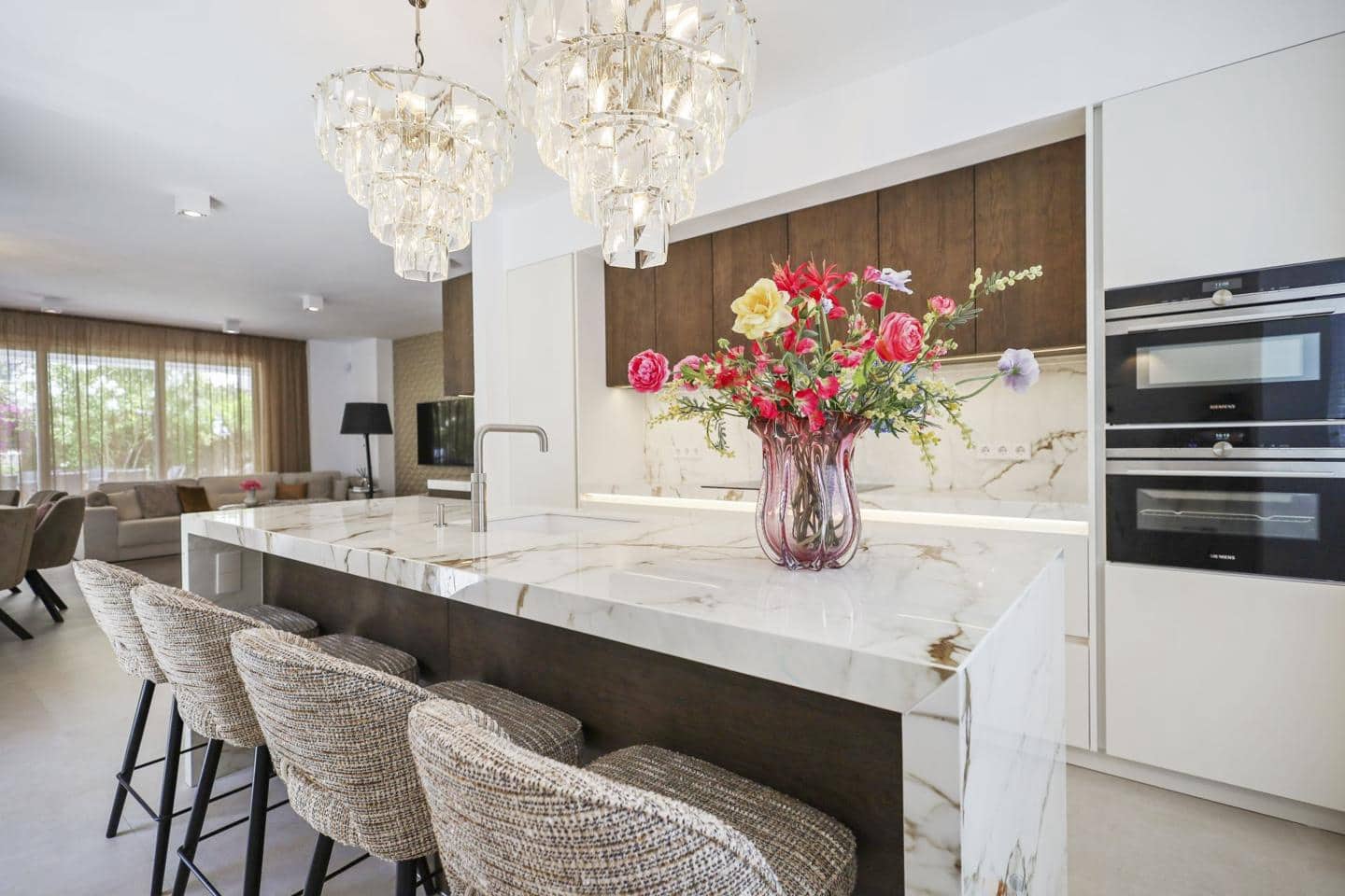 4 bedroom Villa for sale in San Pedro de Alcantara with pool garage - € 1,495,000 (Ref: 8917416)