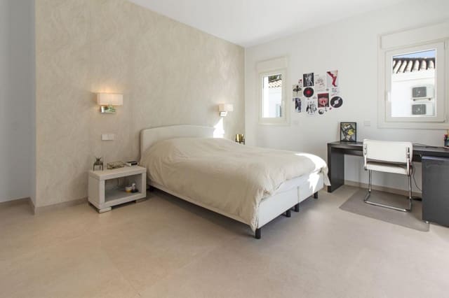 4 chambre Villa/Maison à vendre à San Pedro de Alcantara, Marbella avec piscine garage - 1 495 000 € (Ref: 8917416)