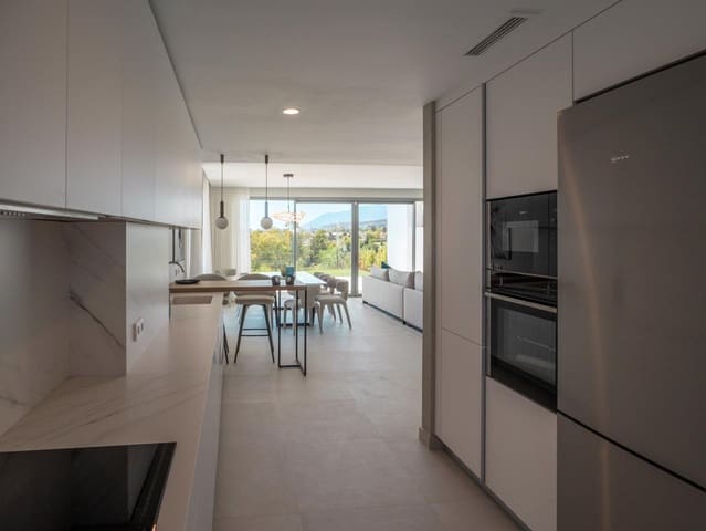 3 sypialnia Willa na sprzedaż w San Pedro de Alcántara Pueblo, Marbella z basenem garażem - 1 380 000 € (Ref: 8917417)