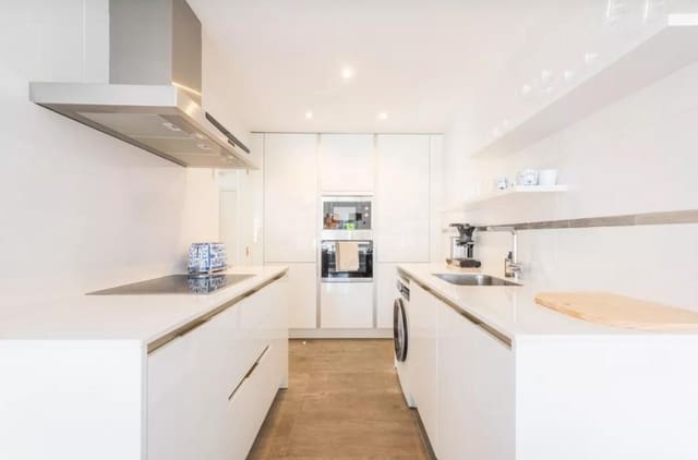 2 chambre Appartement à vendre à La Quinta, Benahavís avec garage - 595 000 € (Ref: 8960924)