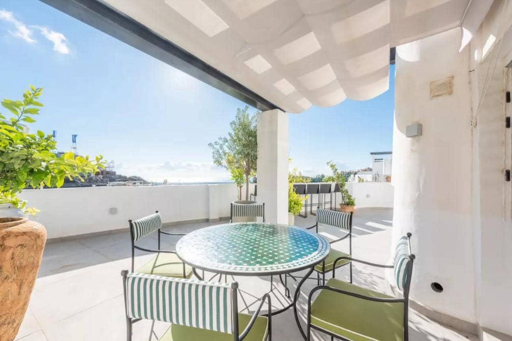 2 soveværelse Lejlighed til salg i Benahavis med garage - € 595.000 (Ref: 8960924)