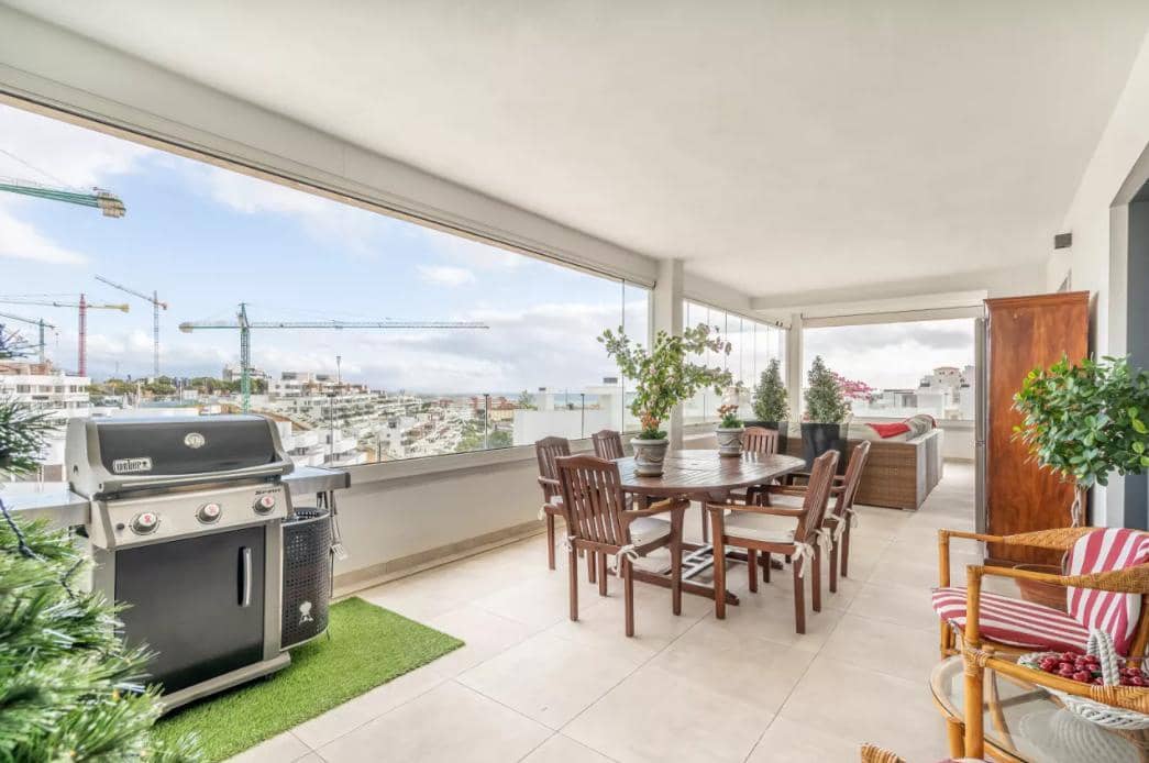 3 sovrum Lägenhet till salu i Estepona med garage - 695 000 € (Ref: 8960926)