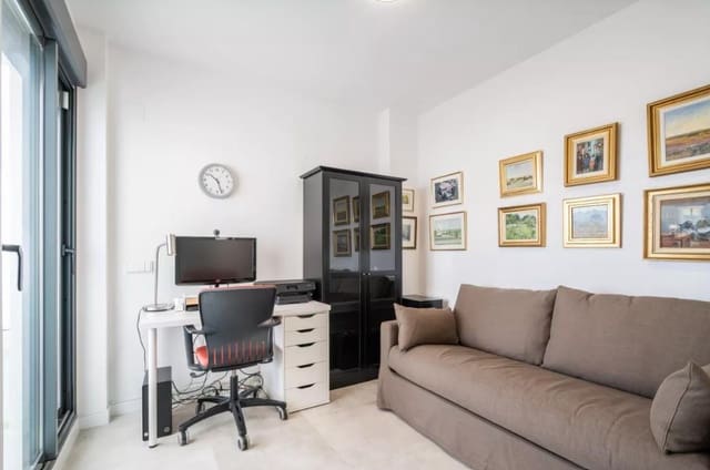 3 chambre Appartement à vendre à Puerto de Estepona, Estepona avec garage - 695 000 € (Ref: 8960926)