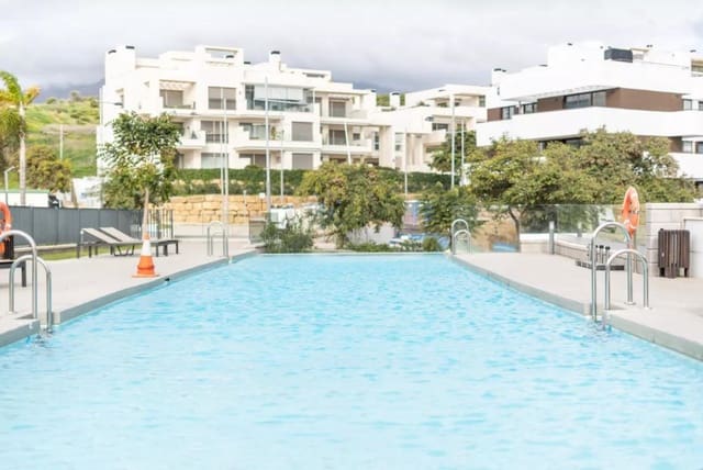 3 chambre Appartement à vendre à Puerto de Estepona, Estepona avec garage - 695 000 € (Ref: 8960926)