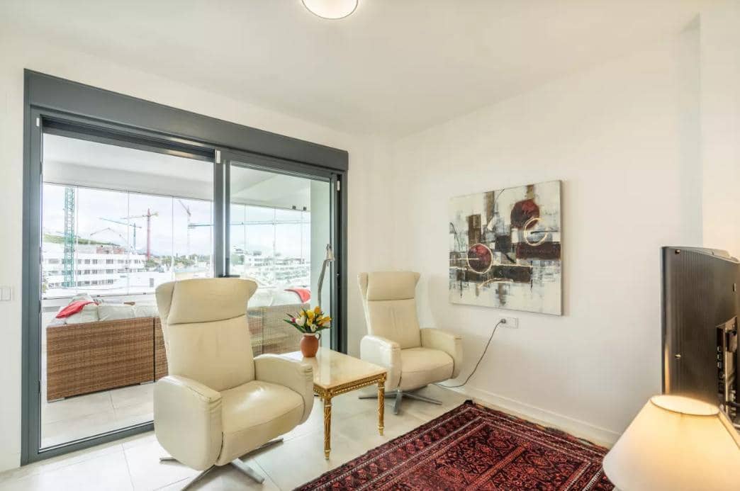 3 sovrum Lägenhet till salu i Estepona med garage - 695 000 € (Ref: 8960926)